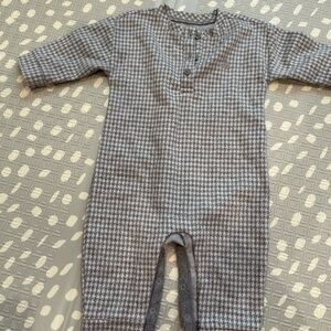 GAP Gray Houndstooth Baby Romper 3-6m NWOT